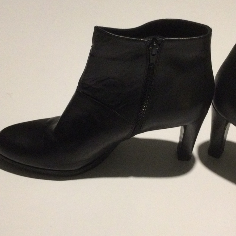 Stuart Weitzman Black Ankle Boot - image 4
